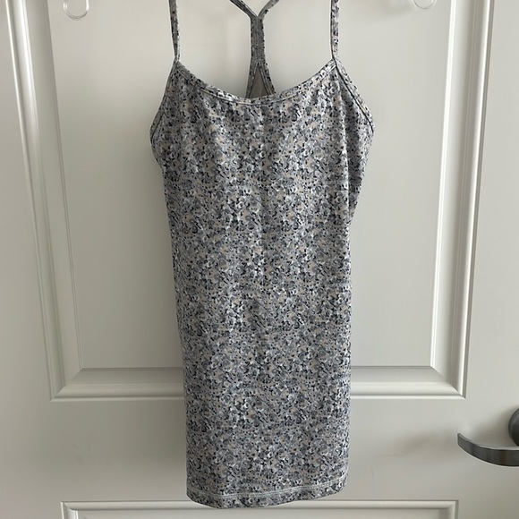 Lululemon Align Waist-Length Cami Racerback Padded Tank Top - Size 6 - Picture 1 of 6